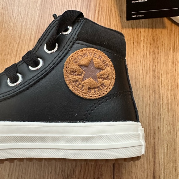 Converse Leather High Tops Toddler Size 11 NIB - Picture 4 of 6